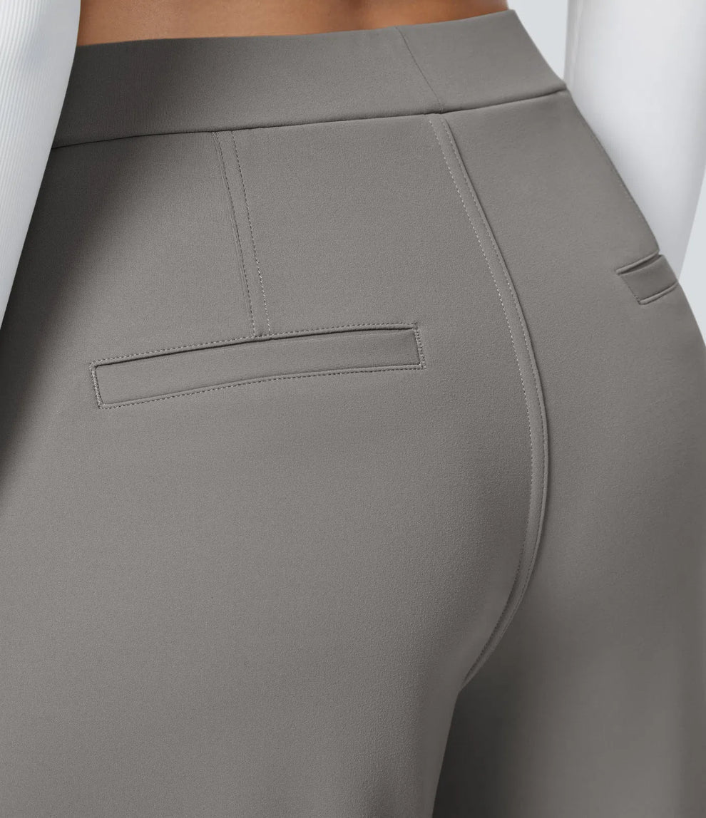 Pantalon tailleur ALARA Flex™ DayStretch à taille haute, coupe droite, avec poches pratiques.