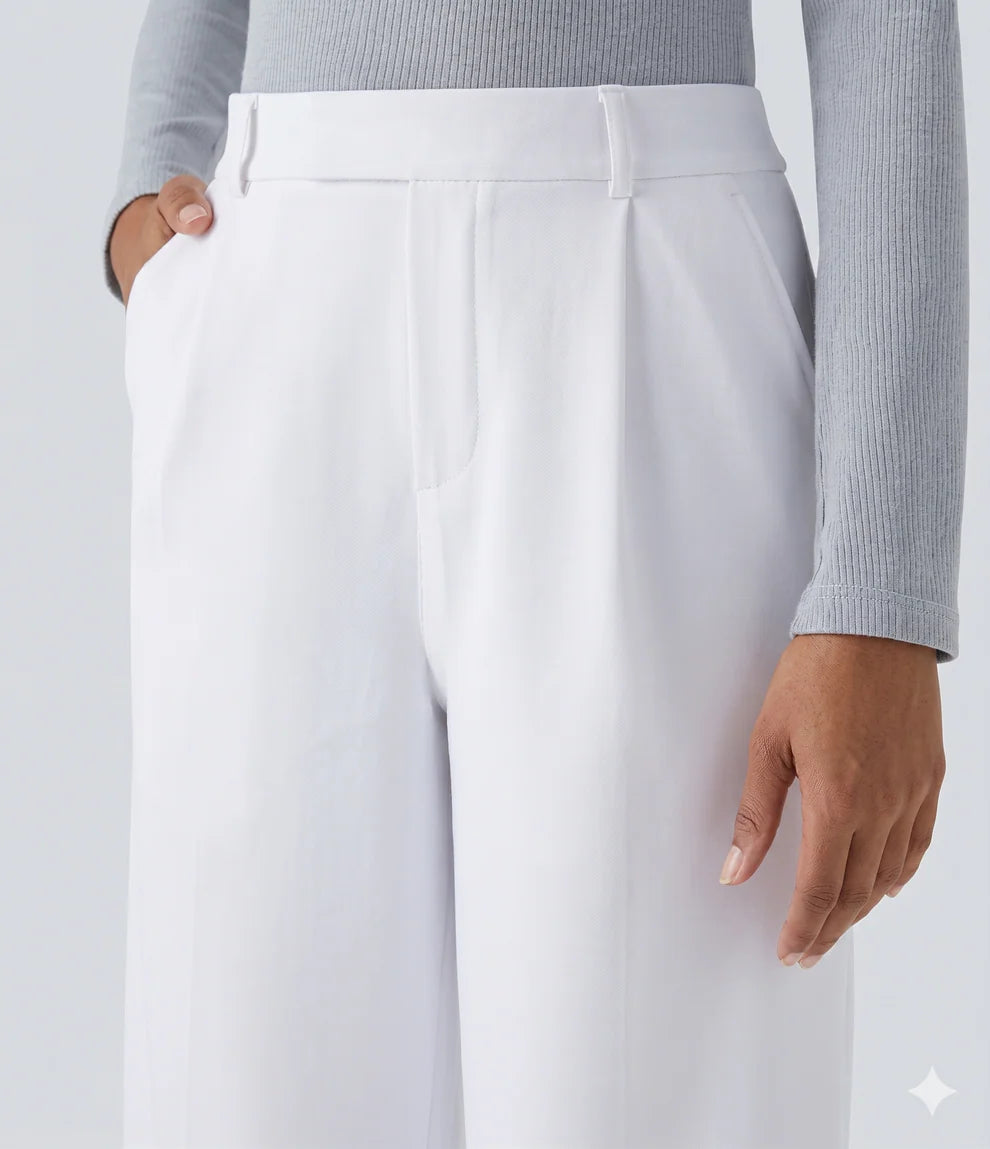Pantalon tailleur ALARA Flex™ DayStretch à taille haute, coupe droite, avec poches pratiques.