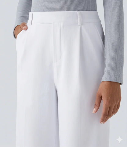 Pantalon tailleur ALARA Flex™ DayStretch à taille haute, coupe droite, avec poches pratiques.